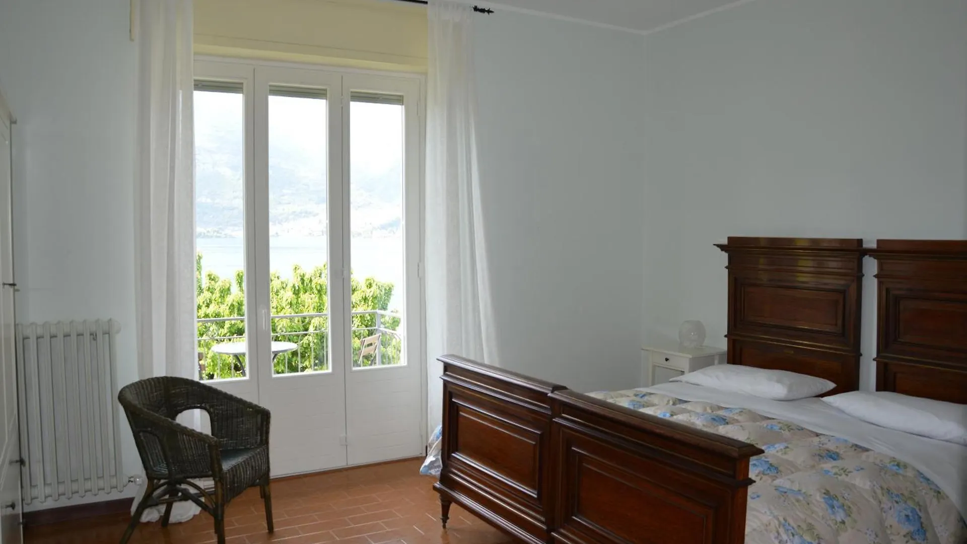 B&B Cherry En Rose Lezzeno Bed and breakfast
