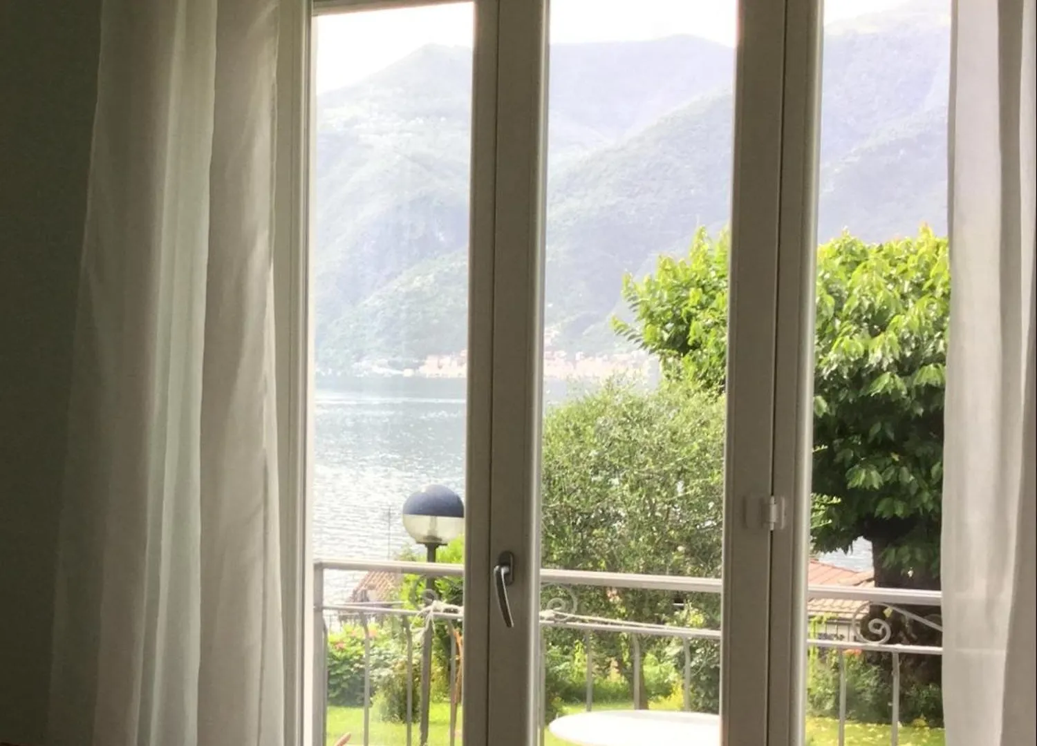 Bed and breakfast B&B Cherry En Rose Lezzeno Italia